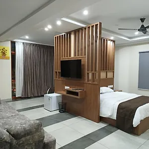 Hotel Arakkal, Kalpetta